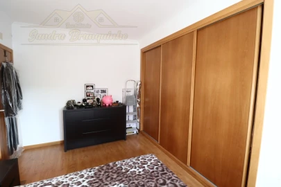Moradia T3 para Venda em Santa Barbara