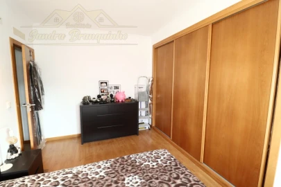 Moradia T3 para Venda em Santa Barbara