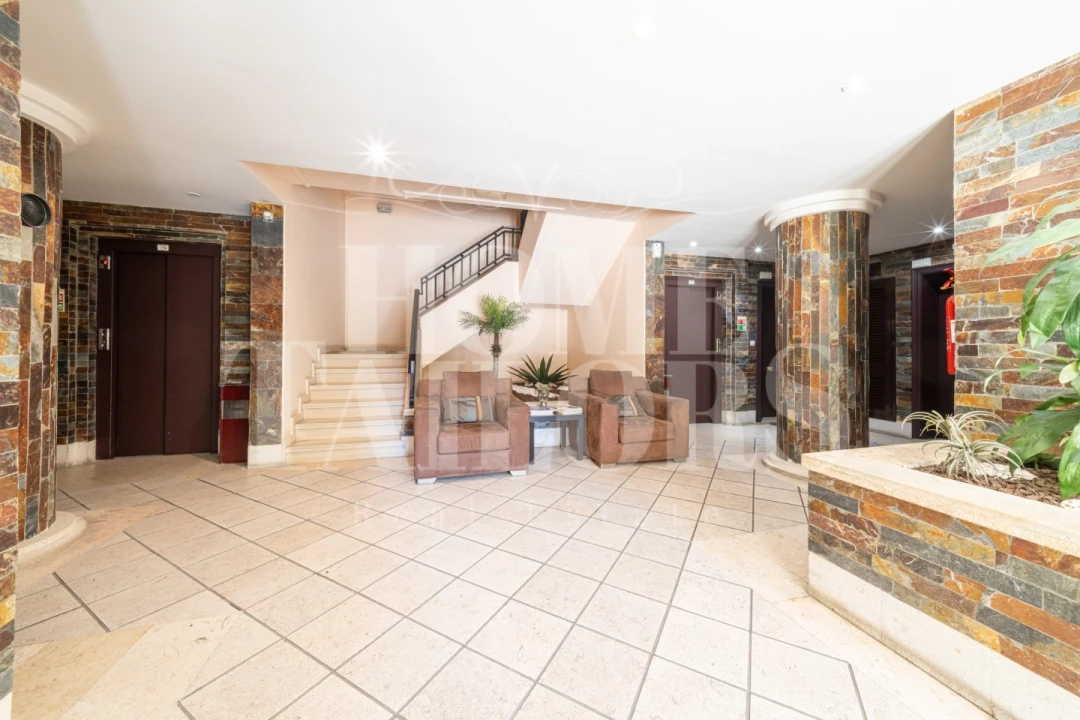 Apartamento T5 para Arrendamento em Sacavém e Prior Velho Foto 27
