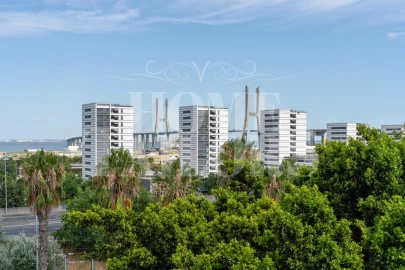 Apartamento T5 para Arrendamento em Sacavém e Prior Velho