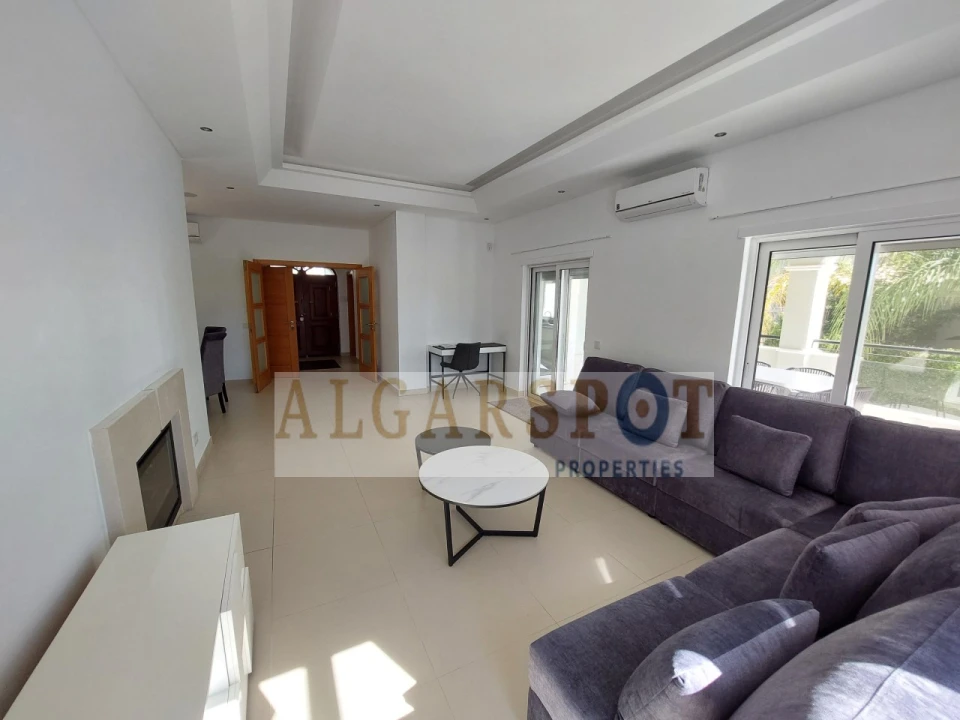 Moradia T4 para Venda em Almancil Foto 5
