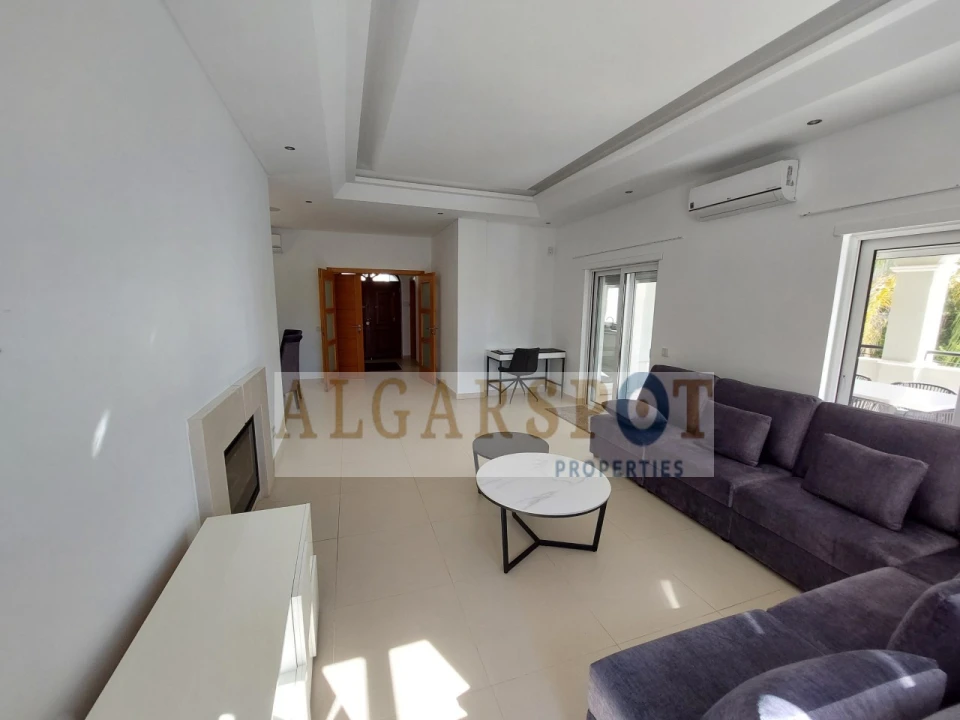 Moradia T4 para Venda em Almancil Foto 6
