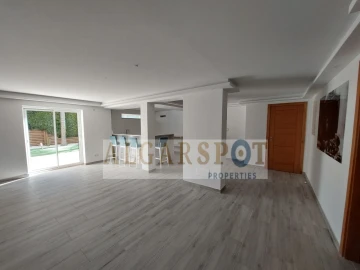 Moradia T4 para Venda em Almancil