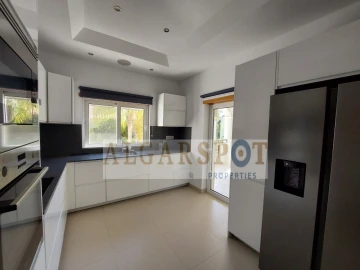 Moradia T4 para Venda em Almancil