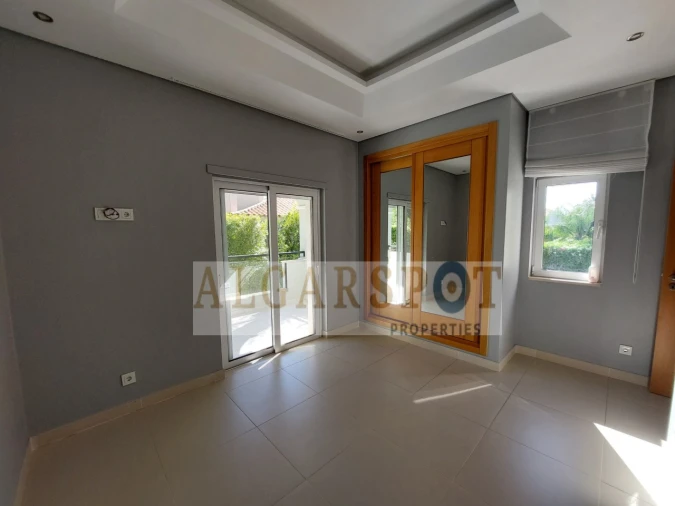Moradia T4 para Venda em Almancil Foto 24
