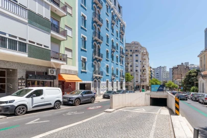 Negócio para Cedência de Quotas em Avenidas Novas