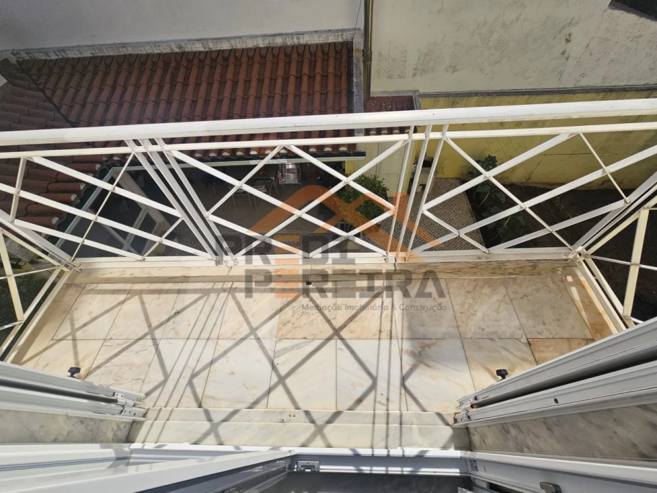 Moradia T5 para Venda em Ramada e Caneças Foto 25