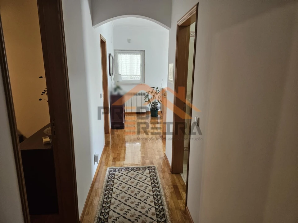 Moradia T5 para Venda em Ramada e Caneças Foto 32