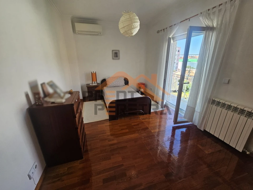 Moradia T5 para Venda em Ramada e Caneças Foto 33