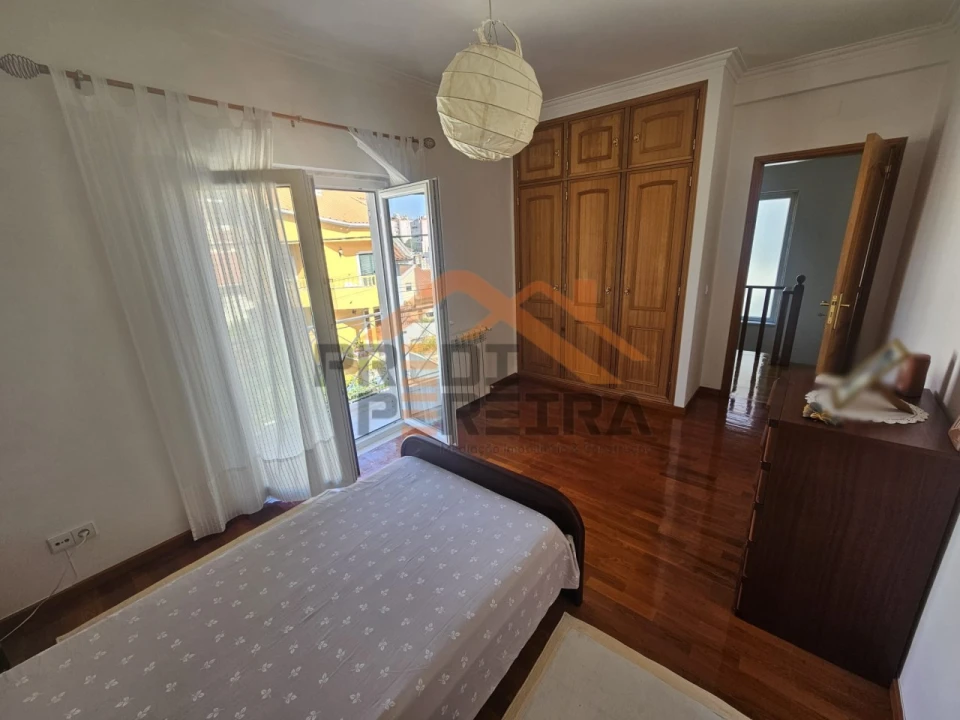 Moradia T5 para Venda em Ramada e Caneças Foto 38