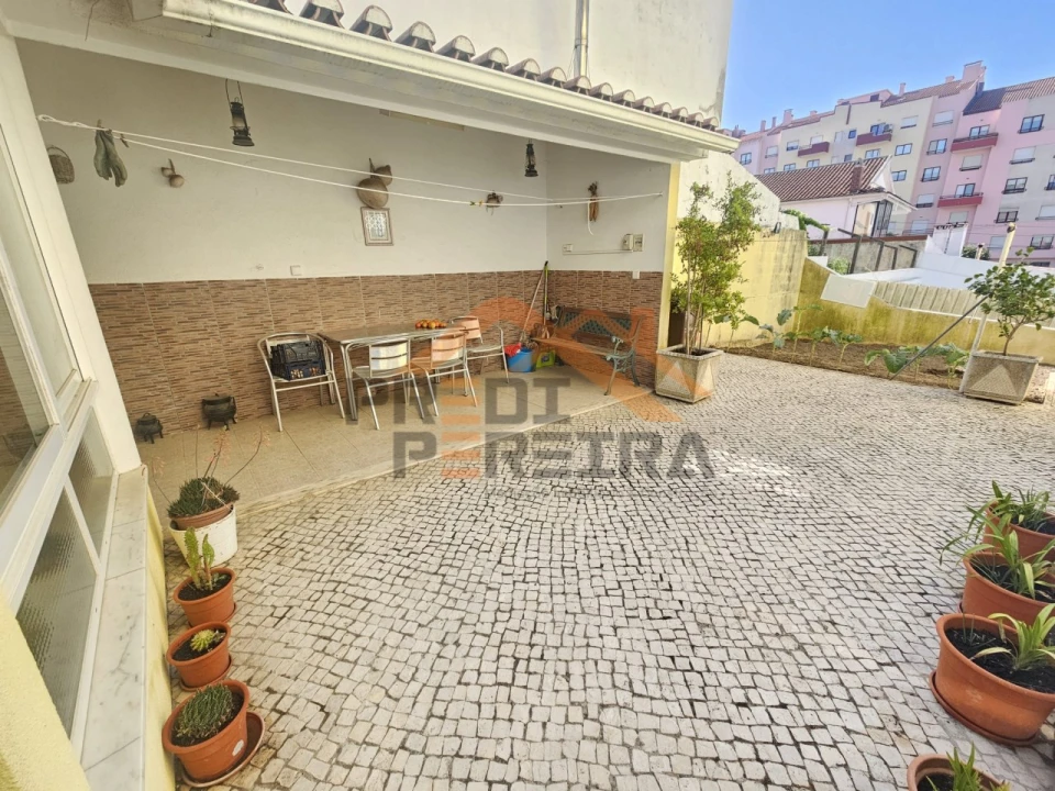 Moradia T5 para Venda em Ramada e Caneças Foto 44