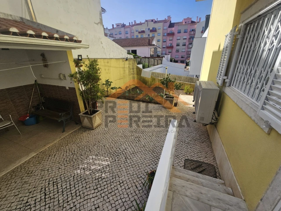 Moradia T5 para Venda em Ramada e Caneças Foto 50