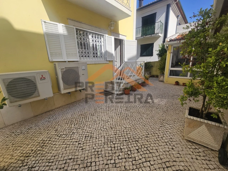 Moradia T5 para Venda em Ramada e Caneças Foto 52