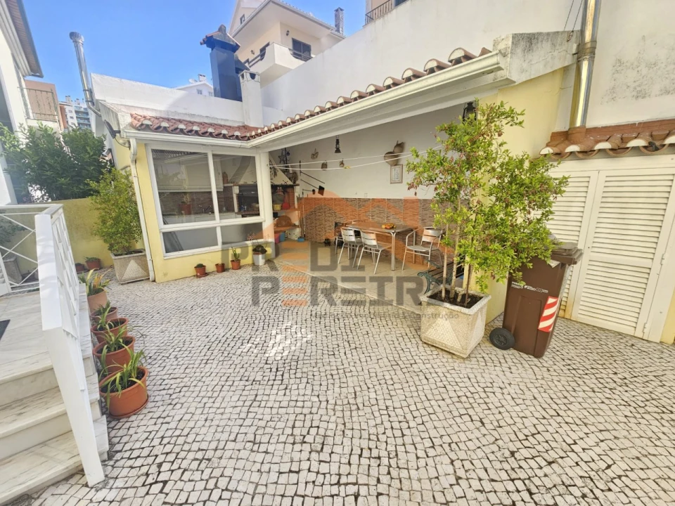 Moradia T5 para Venda em Ramada e Caneças Foto 55