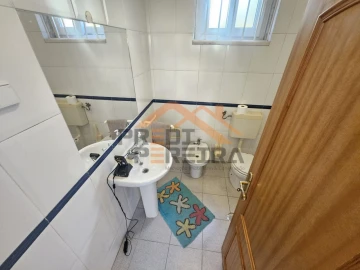 Moradia T5 para Venda em Ramada e Caneças