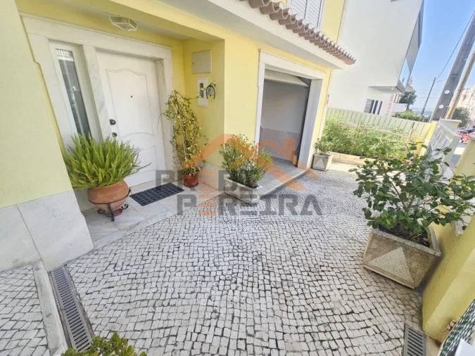 Moradia T5 para Venda em Ramada e Caneças Foto 43