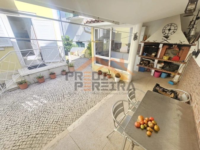 Moradia T5 para Venda em Ramada e Caneças Foto 48