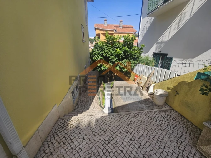 Moradia T5 para Venda em Ramada e Caneças Foto 54