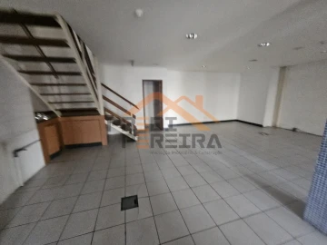 Loja para Venda em Póvoa de Santo Adrião e Olival Basto