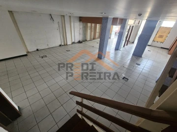 Loja para Venda em Póvoa de Santo Adrião e Olival Basto