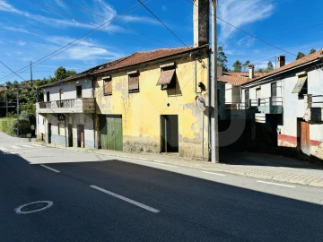 Prédio para Venda em Peso e Vales do Rio