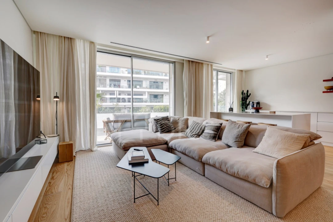 Apartamento T3 para Venda em Santo António Foto 1