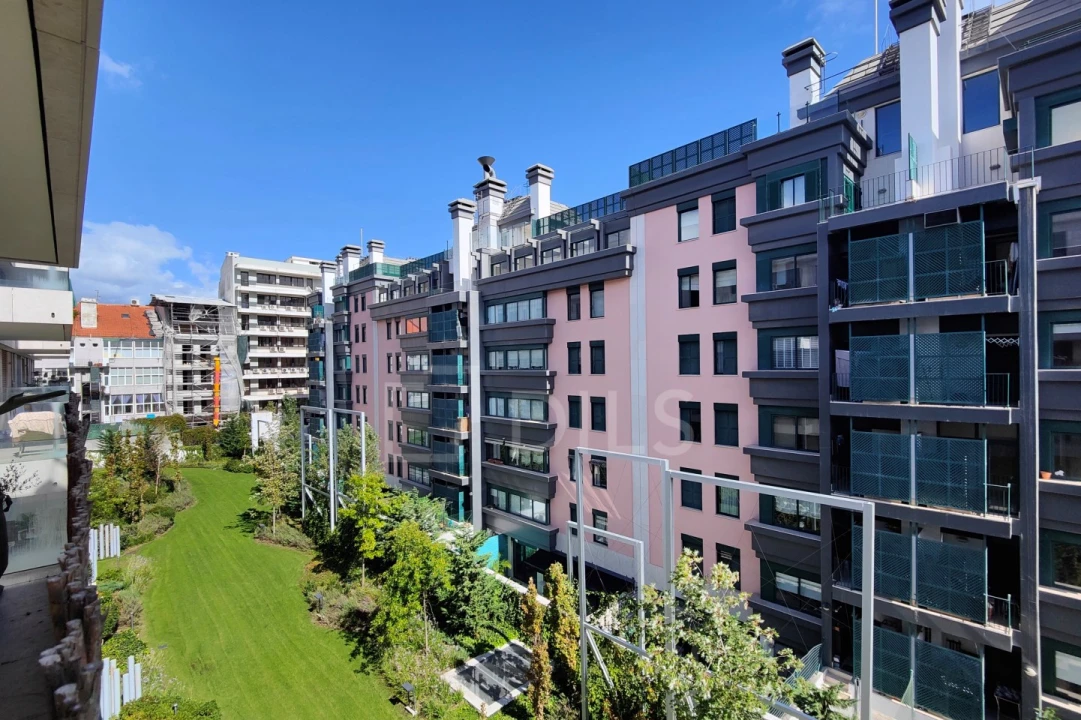 Apartamento T3 para Venda em Santo António Foto 31