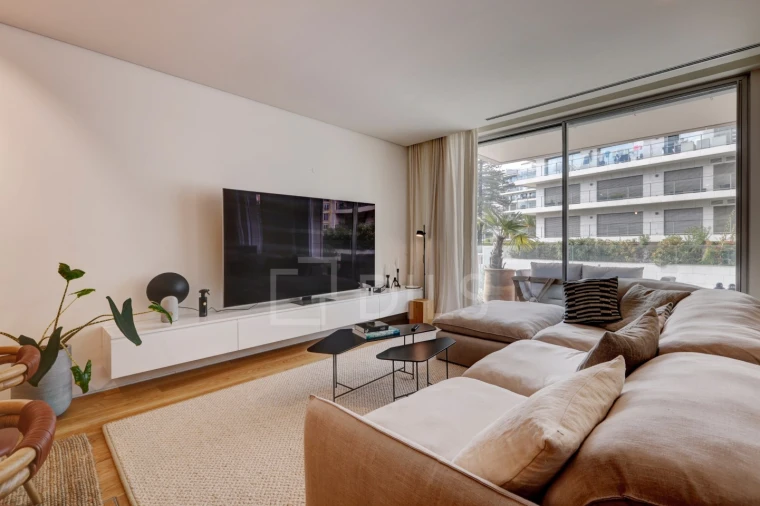 Apartamento T3 para Venda em Santo António Foto 2