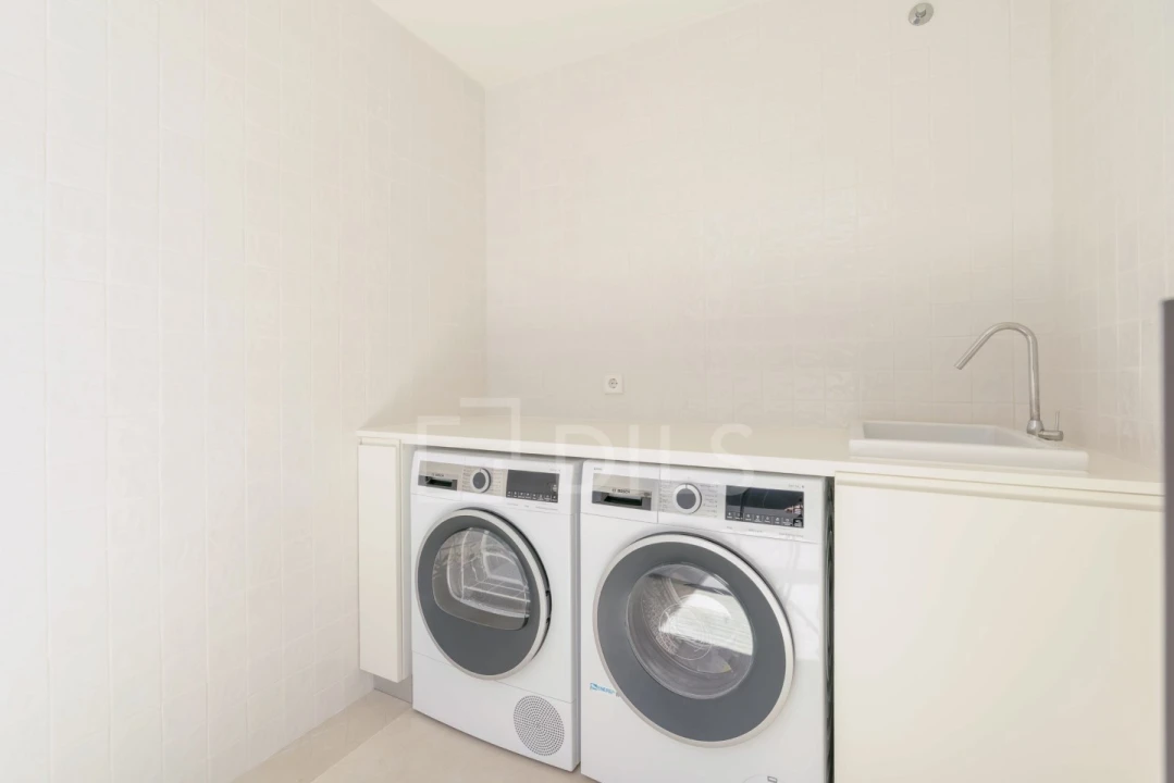 Apartamento T4 para Venda em Aldoar, Foz do Douro e Nevogilde Foto 28