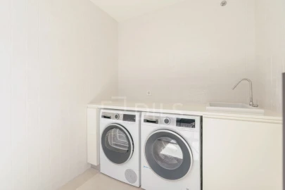 Apartamento T4 para Venda em Aldoar, Foz do Douro e Nevogilde