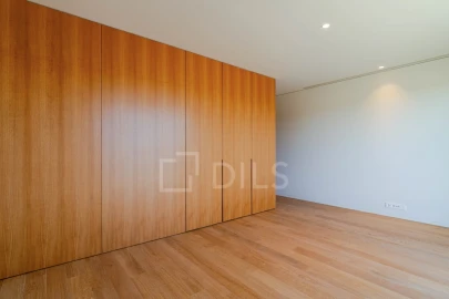 Apartamento T4 para Venda em Aldoar, Foz do Douro e Nevogilde