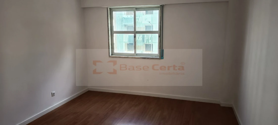 Apartamento T3 para Venda em Algueirão-Mem Martins Foto 5
