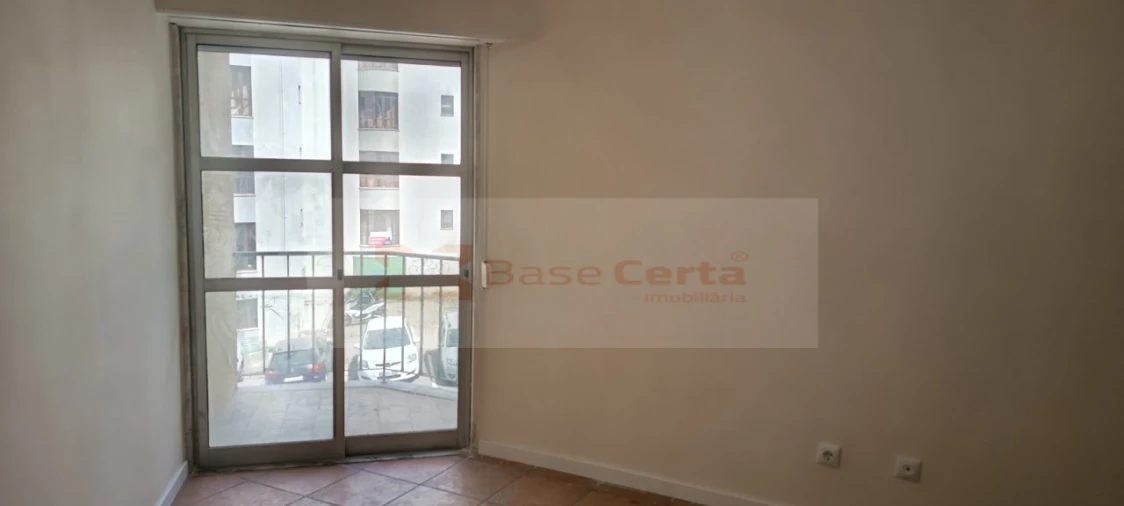 Apartamento T3 para Venda em Algueirão-Mem Martins Foto 7