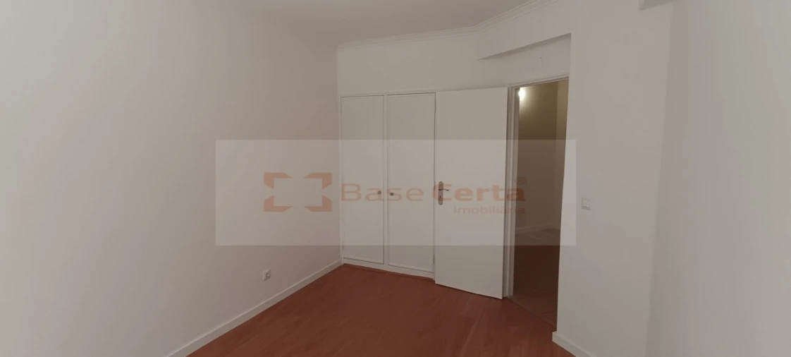 Apartamento T3 para Venda em Algueirão-Mem Martins Foto 9