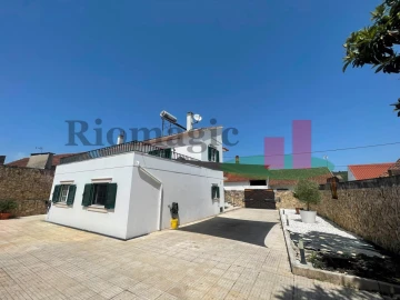 Moradia T5 para Venda em Outeiro da Cortiçada e Arruda dos Pisões