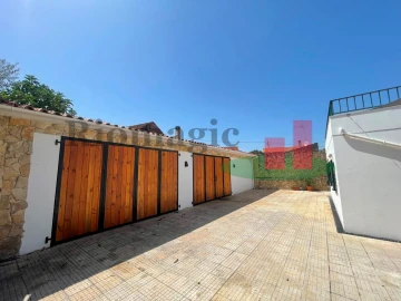 Moradia T5 para Venda em Outeiro da Cortiçada e Arruda dos Pisões