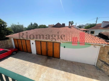 Moradia T5 para Venda em Outeiro da Cortiçada e Arruda dos Pisões