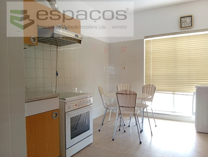 Apartamento T2 para Venda em Castelo Branco Foto 6