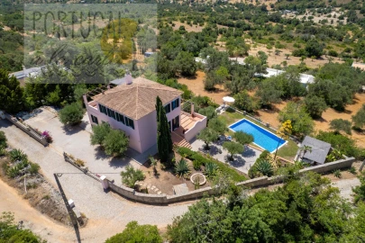 Moradia T2 para Venda em Santa Barbara de Nexe