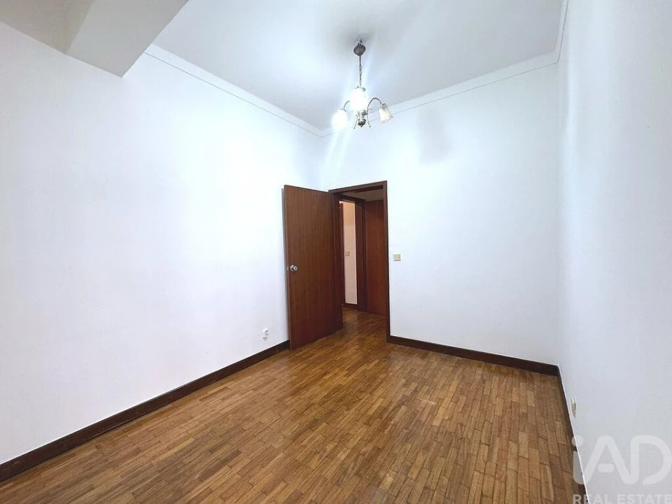 Apartamento T2 para Arrendamento em Lumiar Foto 12