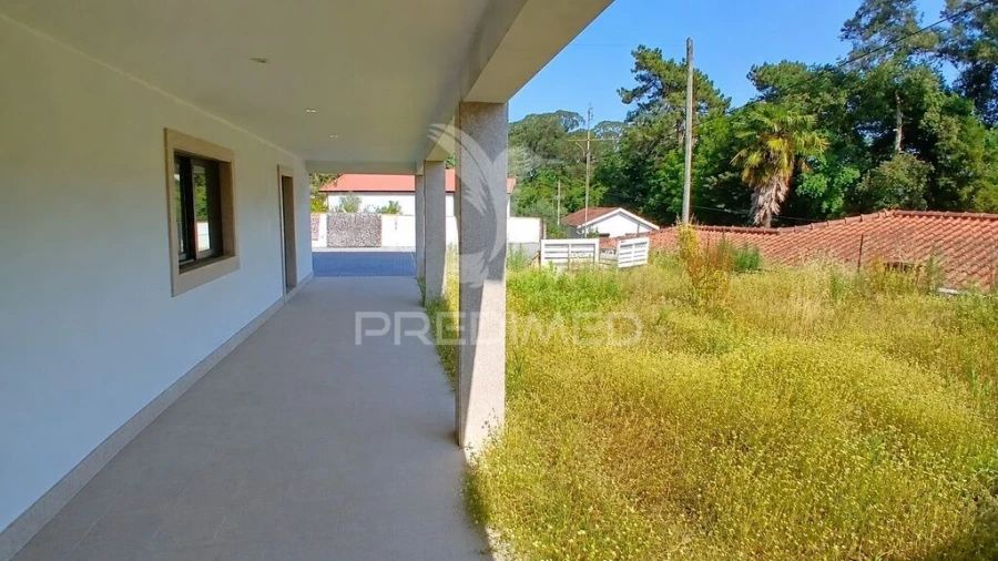 Moradia T3 para Venda em Airães Foto 20