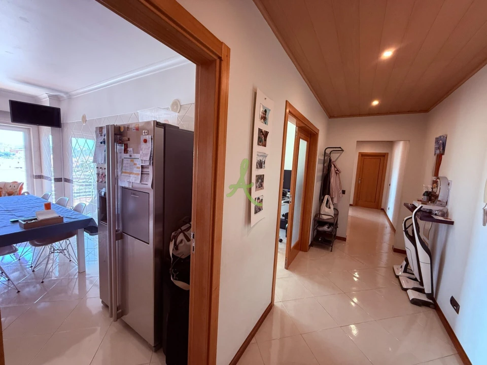 Apartamento T3 para Venda em Portimão Foto 4