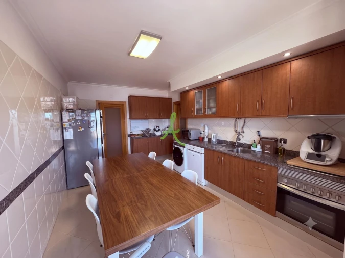 Apartamento T3 para Venda em Portimão Foto 3