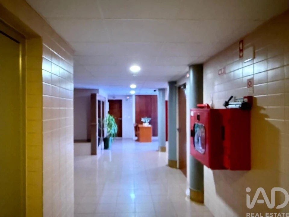 Apartamento T1 para Venda em Santo António dos Cavaleiros e Frielas Foto 15