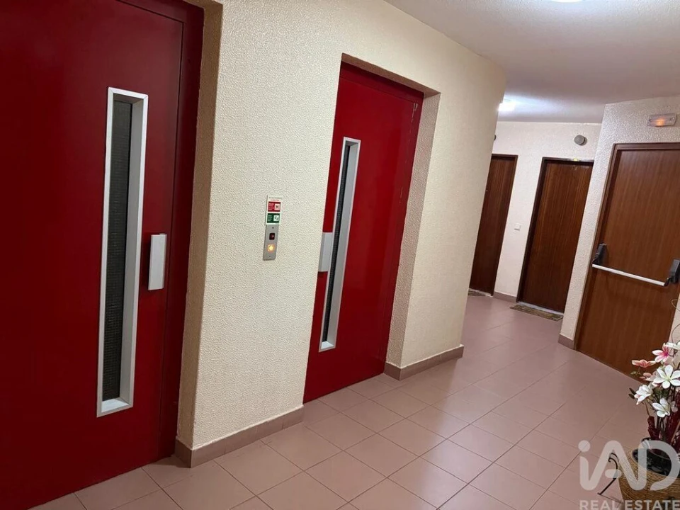 Apartamento T1 para Venda em Santo António dos Cavaleiros e Frielas Foto 14