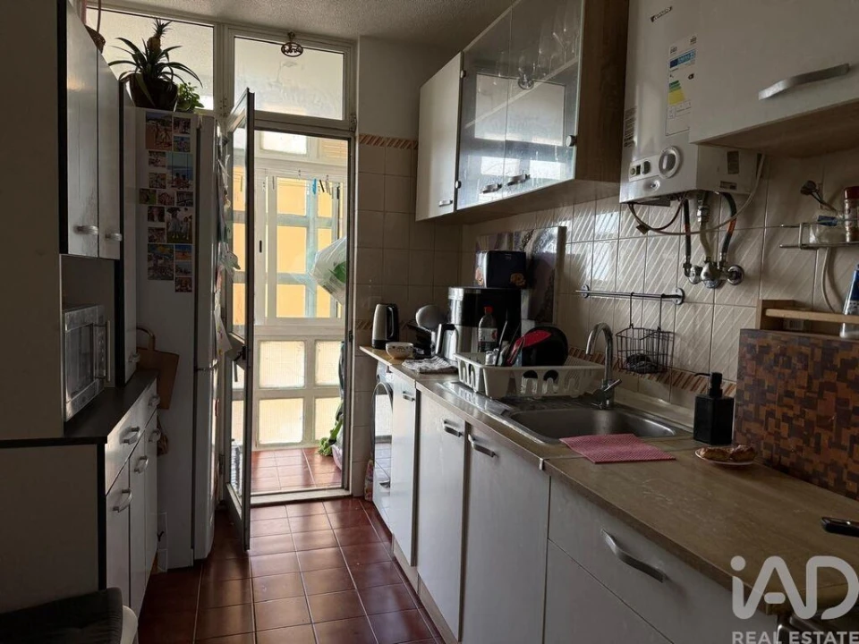 Apartamento T1 para Venda em Santo António dos Cavaleiros e Frielas Foto 3