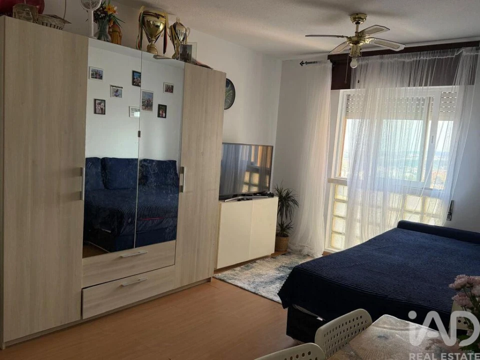 Apartamento T1 para Venda em Santo António dos Cavaleiros e Frielas Foto 5