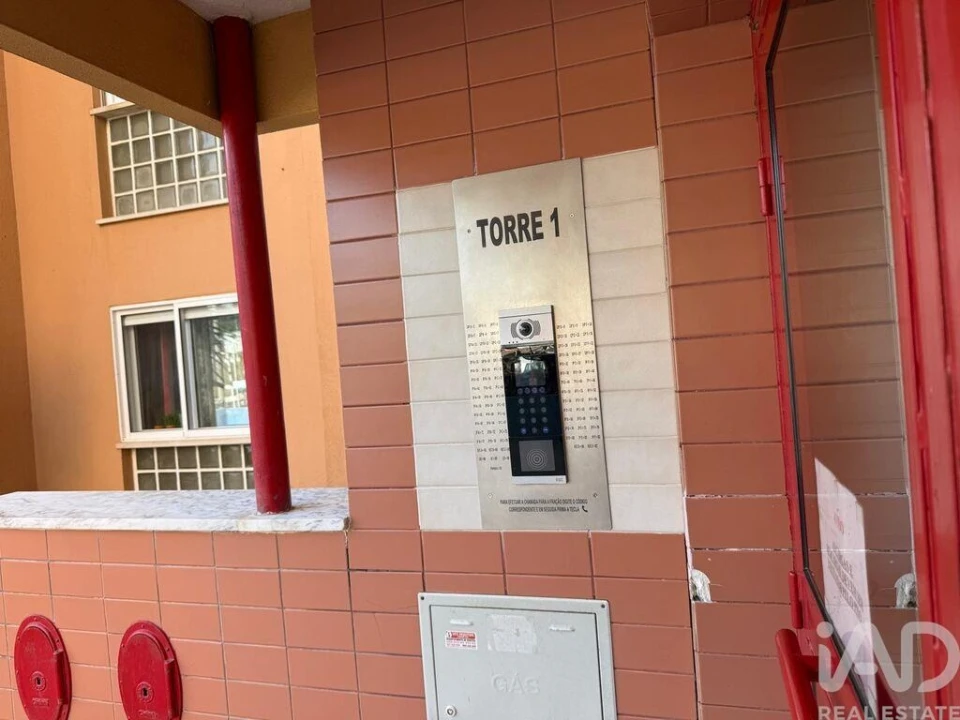 Apartamento T1 para Venda em Santo António dos Cavaleiros e Frielas Foto 18