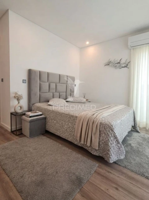Apartamento T4 para Venda em Quarteira