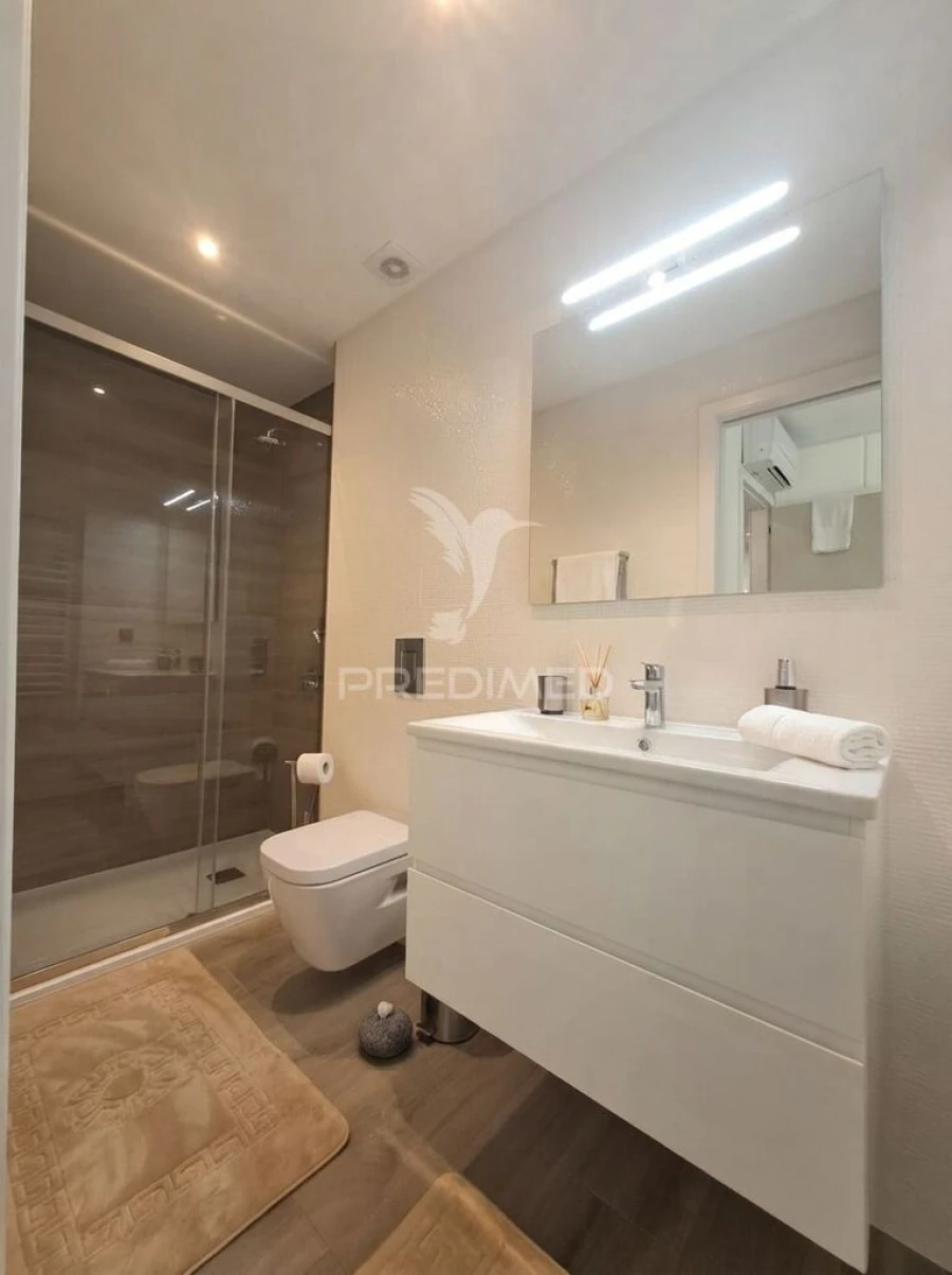 Apartamento T4 para Venda em Quarteira Foto 15